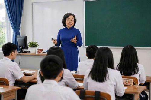 Lần đầu quy định về nhà giáo hợp đồng toàn thời gian sau khi nghỉ hưu.