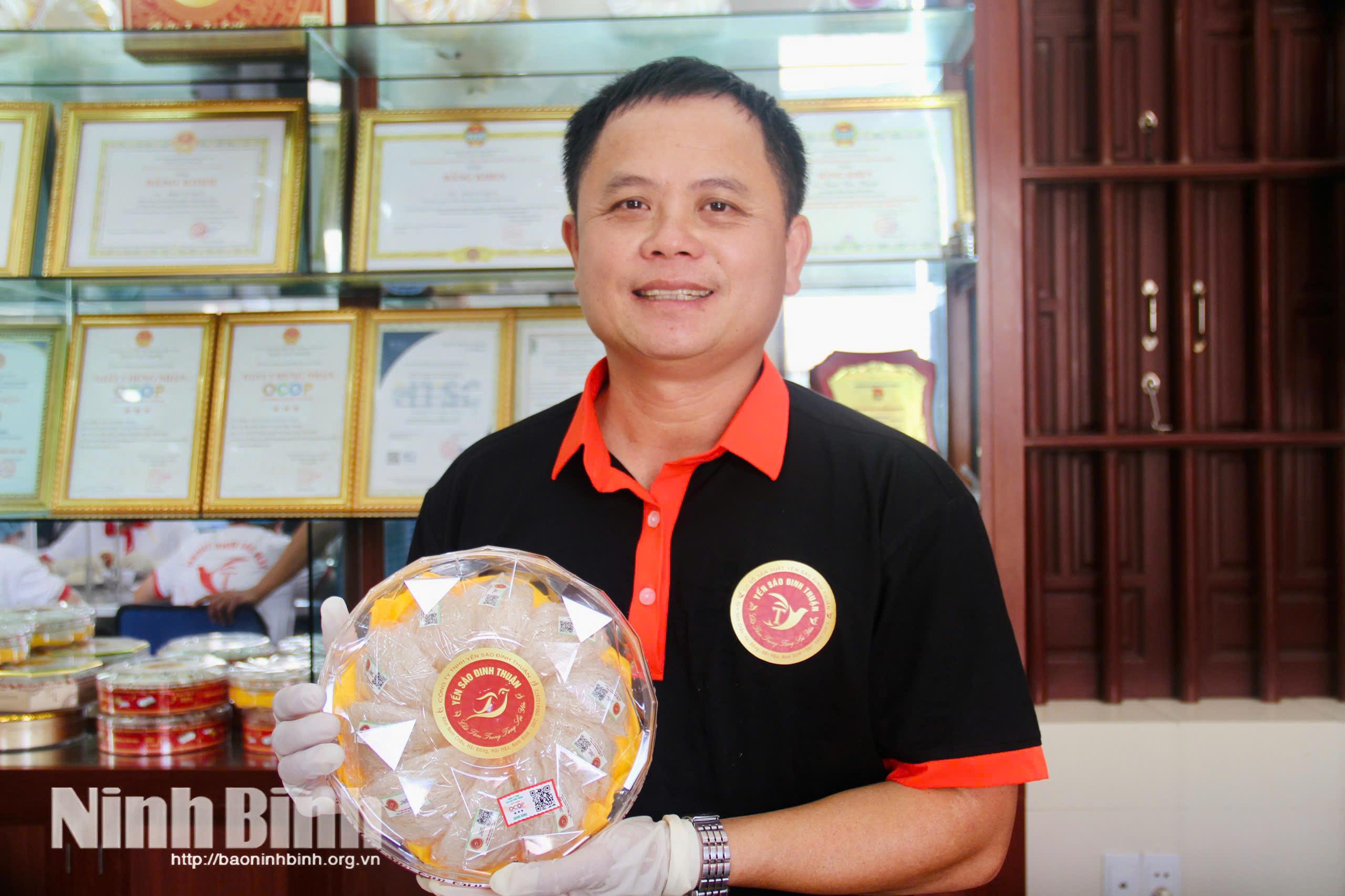 Anh Đinh Văn Thuận, xóm Nam Châu, xã Hải Quang - tấm gương nông dân tiêu biểu.