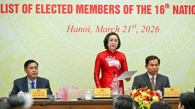 Đồng chí Nguyễn Thị Thanh, Ủy viên Trung ương Đảng, Phó Chủ tịch Quốc hội, Ủy viên Hội đồng Bầu cử Quốc gia, Phó Trưởng Tiểu ban Nhân sự thuộc Hội đồng Bầu cử Quốc gia chủ trì Họp báo. (Ảnh: DUY LINH)