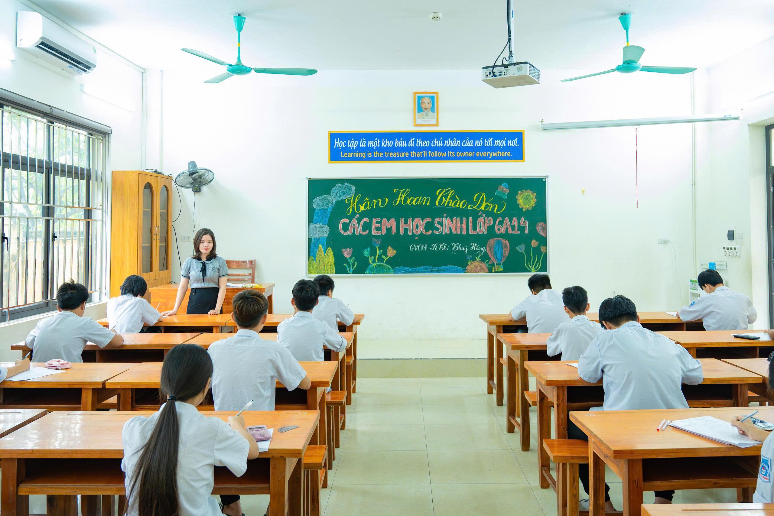 Một giờ học của cô và trò Trường THCS Lý Tự Trọng (Ninh Bình). Ảnh: Ngọc Linh