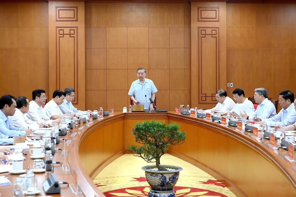 Tổng Bí thư, Chủ tịch nước Tô Lâm chủ trì cuộc làm việc về Đề án tổng kết Nghị quyết số 36-NQ/TW, ngày 22/10/2018, về Chiến lược phát triển bền vững kinh tế biển Việt Nam đến năm 2030, tầm nhìn đến năm 2045. (Ảnh: ĐĂNG KHOA)