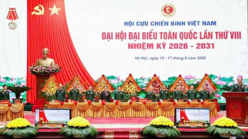 Đoàn Chủ tịch điều hành Đại hội.