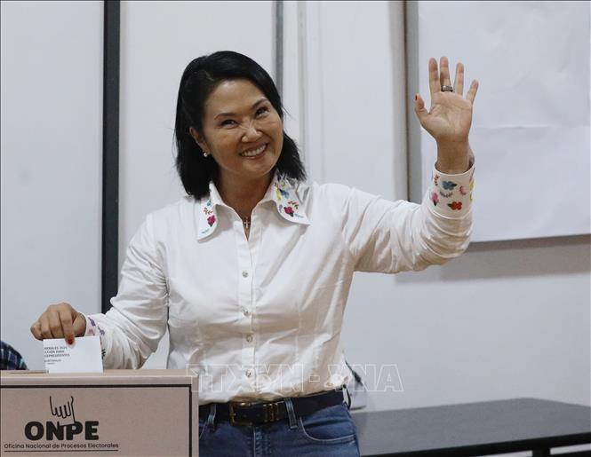 Bà Keiko Fujimori bỏ phiếu trong cuộc bầu cử tổng thống tại Lima, Pêru ngày 7/6/2026. Ảnh: THX/TTXVN