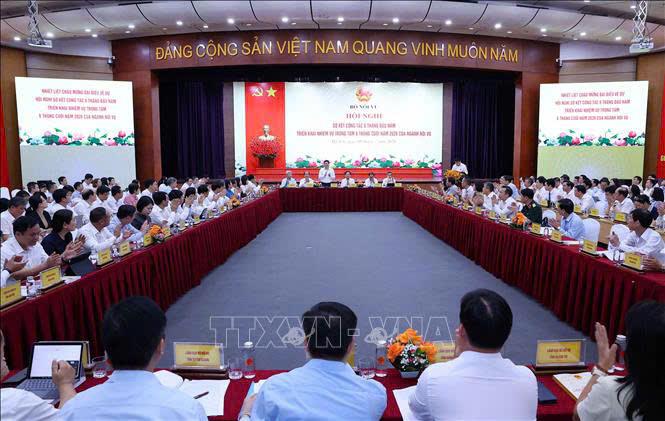 Hội nghị sơ kết công tác 6 tháng đầu năm, triển khai nhiệm vụ trọng tâm 6 tháng cuối năm 2026 của ngành Nội vụ. Ảnh: TTXVN