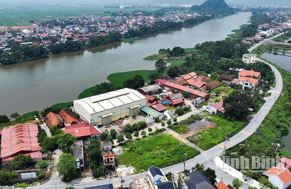 Toàn cảnh không gian làng gốm Quyết Thành, phường Kim Bảng nhìn từ trên cao. Ảnh: Viết Dư