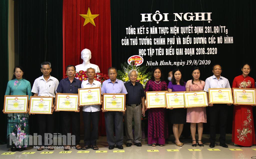 Đưa công tác khuyến học, khuyến tài trở thành phong trào của toàn dân