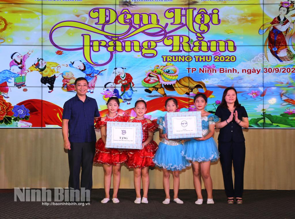 Thành phố Ninh Bình tổ chức chương trình "Đêm hội trăng rằm" năm 2020