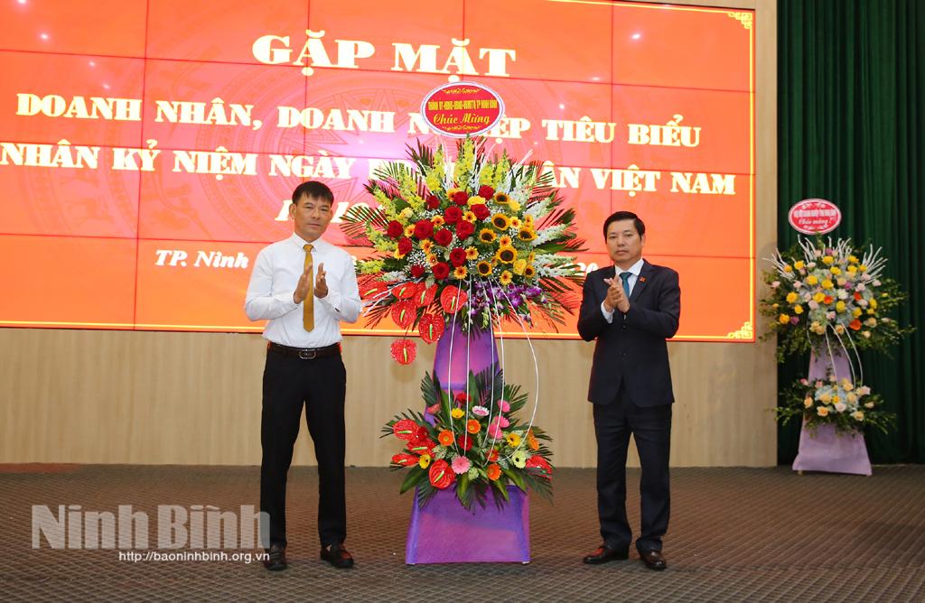 Thành phố Ninh Bình tổ chức gặp mặt kỷ niệm ngày Doanh nhân Việt Nam 13/10