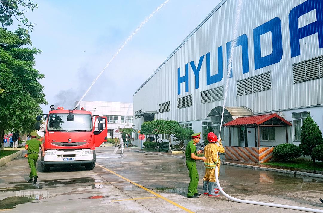 Công an tỉnh Ninh Bình nỗ lực hoàn thành xuất sắc nhiệm vụ phòng cháy, chữa cháy và cứu nạn, cứu hộ