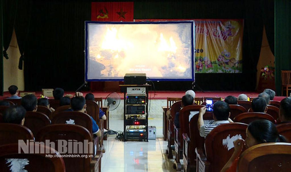 Chiếu phim lưu động chào mừng Đại hội Đảng bộ tỉnh lần thứ XXII