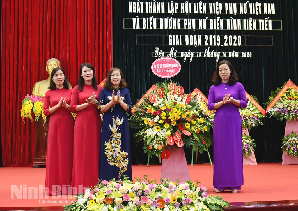 Gặp mặt kỷ niệm 90 năm Ngày thành lập Hội LHPN Việt Nam