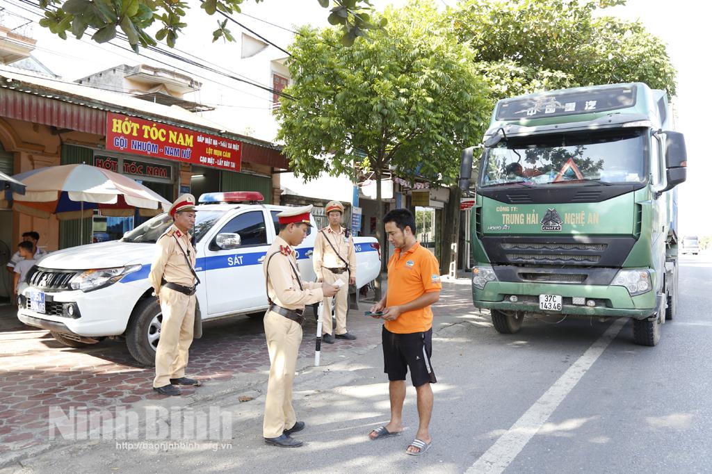 Đảm bảo giao thông an toàn, thông suốt, phục vụ Đại hội Đảng bộ tỉnh