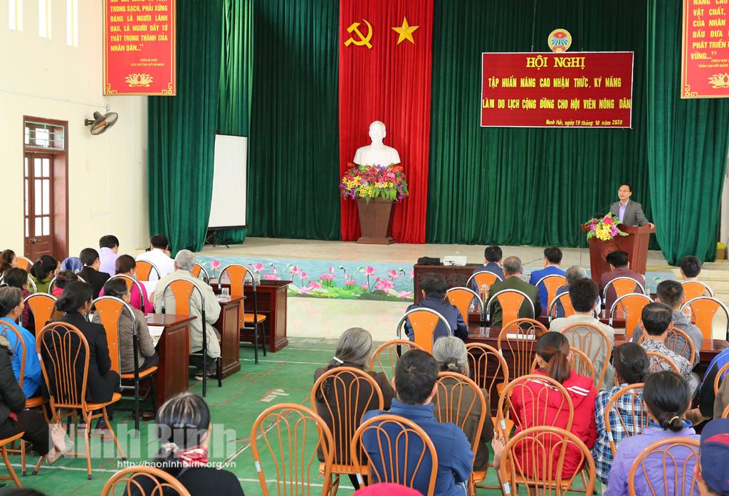 Hơn 100 hội viên nông dân được tập huấn nâng cao nhận thức, kỹ năng làm du lịch cộng đồng