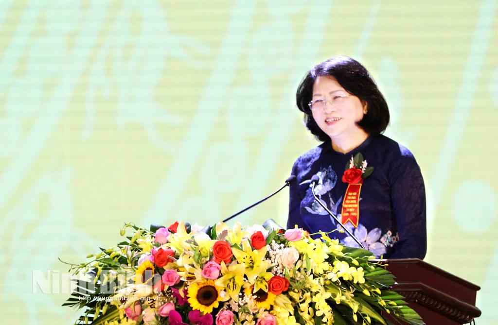 "Đổi mới công tác thi đua- khen thưởng, góp phần hoàn thành mục tiêu đưa Ninh Bình trở thành trung tâm du lịch của cả nước và là tỉnh khá trong khu vực Đồng bằng sông Hồng"