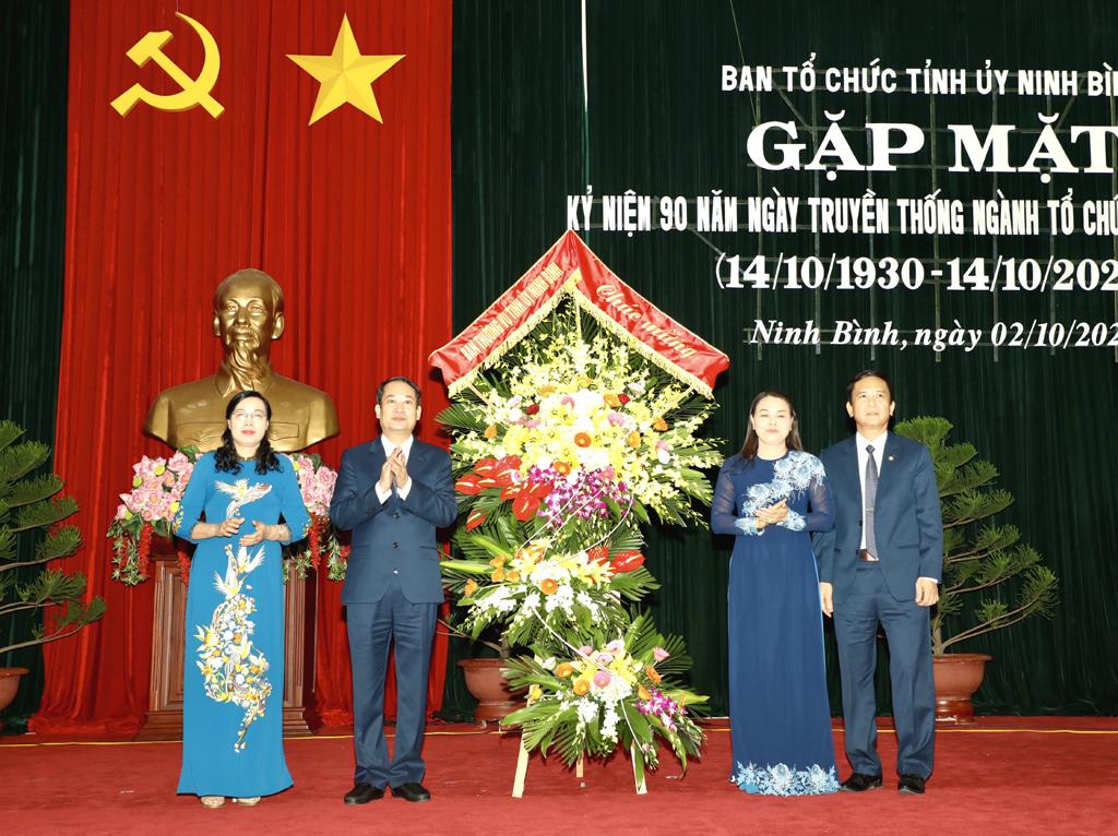 Gặp mặt kỷ niệm 90 năm Ngày truyền thống ngành Tổ chức xây dựng Đảng