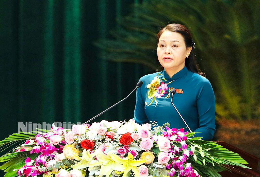 "Nhanh chóng đưa Nghị quyết vào cuộc sống, tạo khí thế, động lực và sự chuyển biến mạnh mẽ trong mọi lĩnh vực ngay từ những ngày đầu của nhiệm kỳ mới" (*)