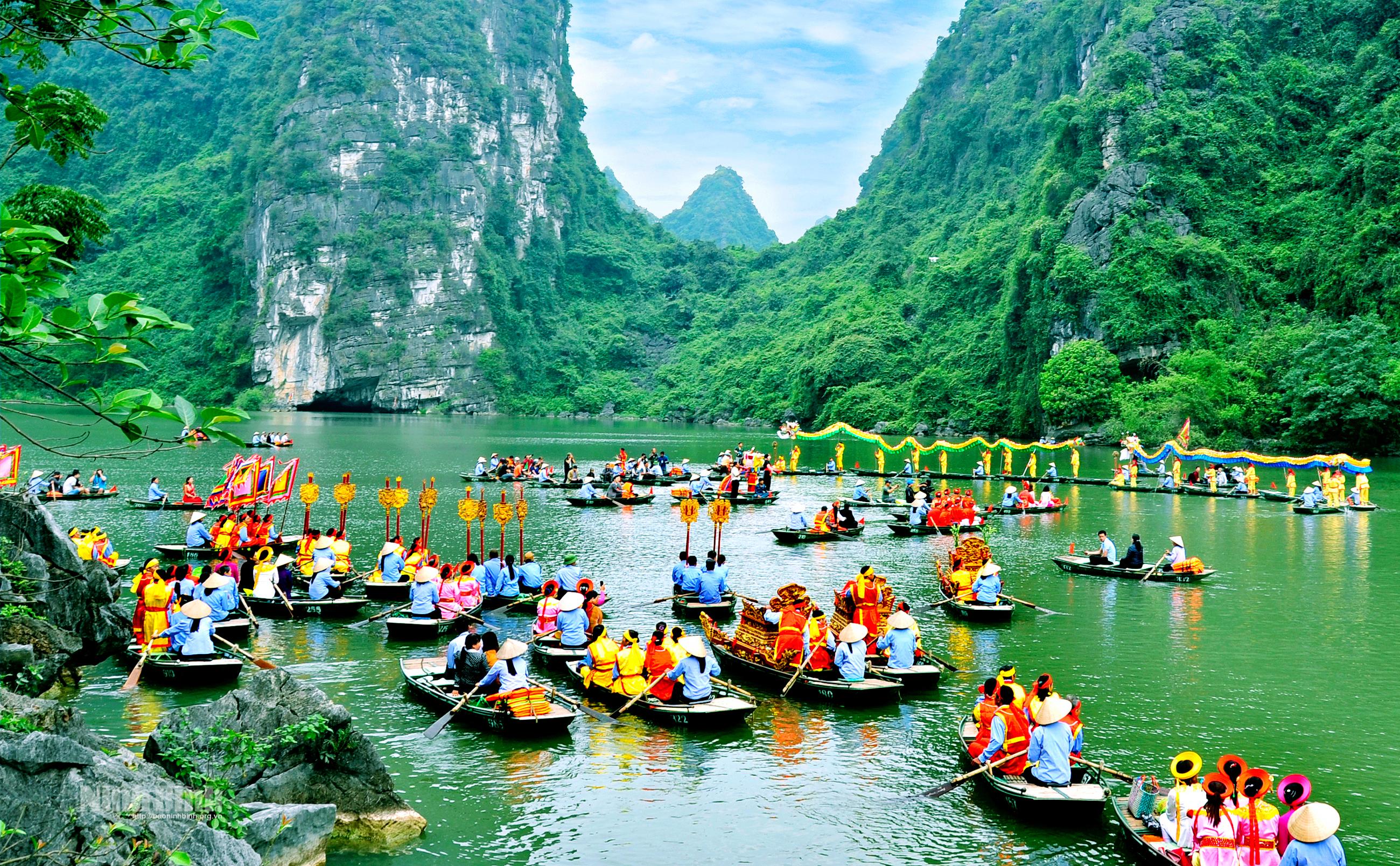 Xây dựng Ninh Bình trở thành trung tâm du lịch của cả nước