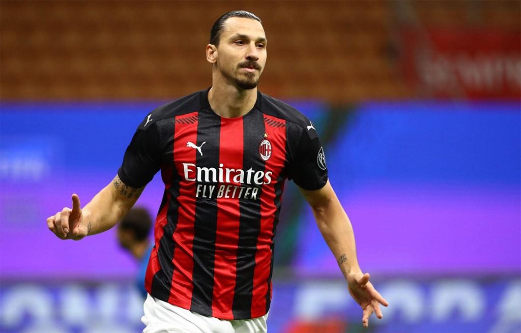 Ibra lập cú đúp, AC Milan chia điểm đầy kịch tính trước AS Roma