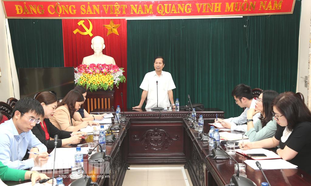 Đoàn ĐBQH tỉnh khảo sát việc sử dụng sách giáo khoa lớp 1 tại thành phố Ninh Bình