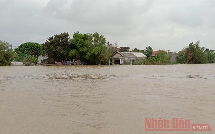 Lời kêu gọi toàn dân tham gia ủng hộ đồng bào miền Trung khắc phục thiệt hại do lũ lụt gây ra
