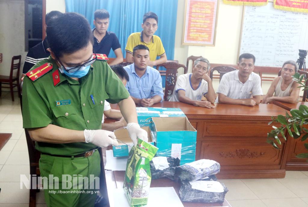 Bắt giữ đối tượng vận chuyển 3kg ma túy, 6.000 viên ma túy tổng hợp