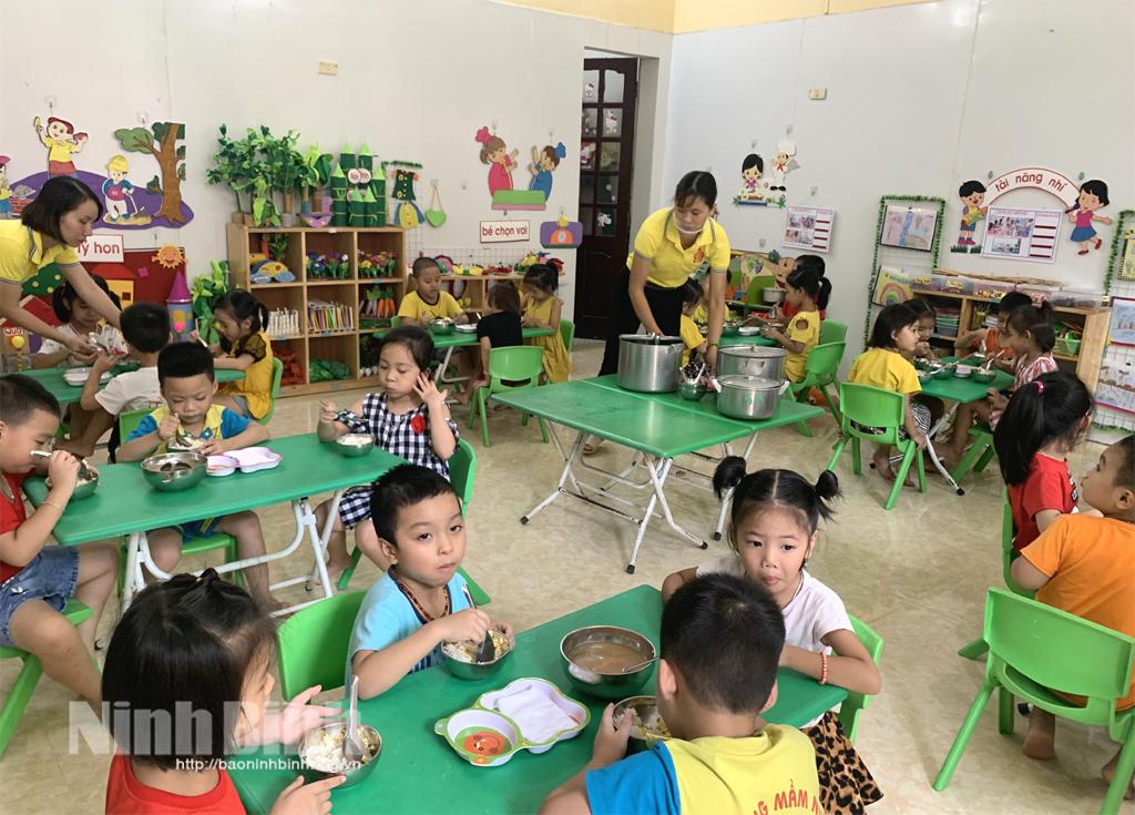 Đảm bảo an toàn thực phẩm trong trường học bán trú