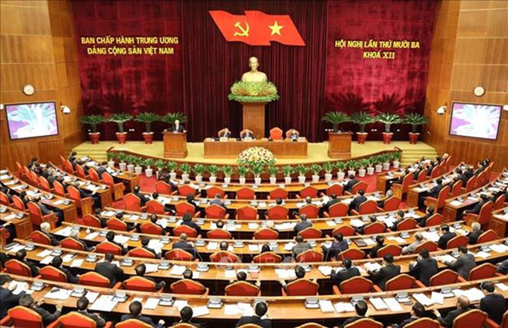 Socio-economic reports, plans delivered at Party Central Committee's 13th session