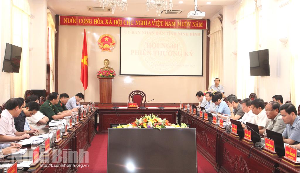 UBND tỉnh giao ban thường kỳ tháng 10