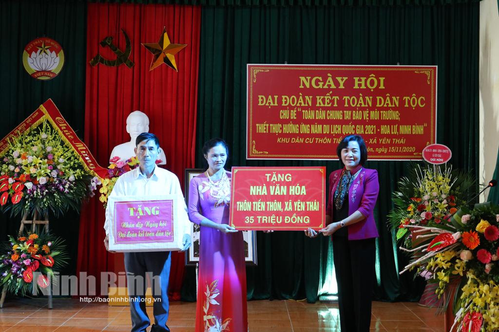 Đồng chí Phó Trưởng Ban Tổ chức Trung ương dự Ngày hội đại đoàn kết toàn dân tộc tại Ninh Bình