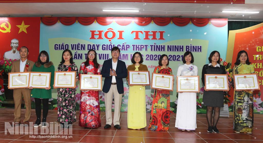 Bế mạc Hội thi giáo viên dạy giỏi cấp THPT lần thứ VIII