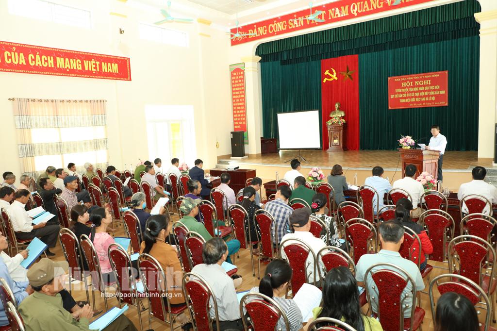 Tuyên truyền, vận động thực hiện Quy chế dân chủ ở cơ sở, nếp sống văn minh trong việc cưới, việc tang và lễ hội