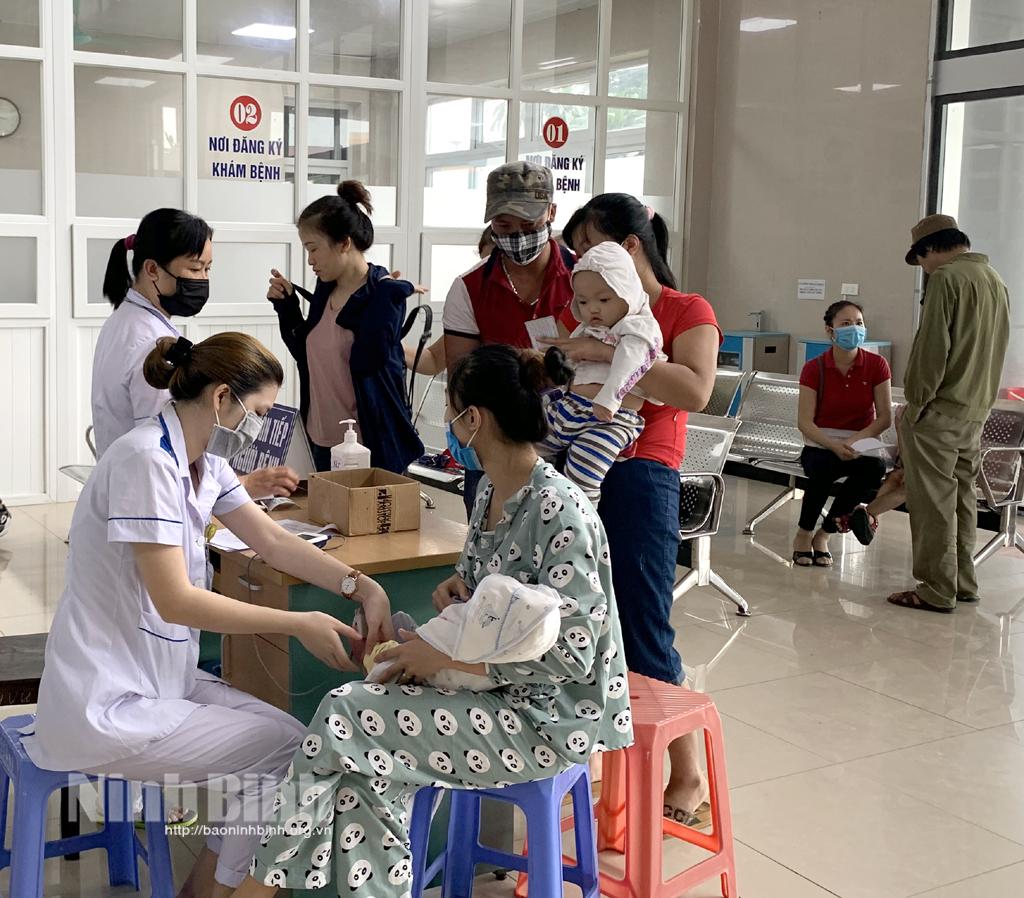 Ngành Y tế tiếp tục chủ động, sẵn sàng ứng phó với các tình huống dịch COVID-19