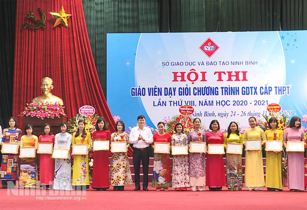 Bế mạc Hội thi giáo viên dạy giỏi chương trình GDTX cấp THPT lần thứ VIII