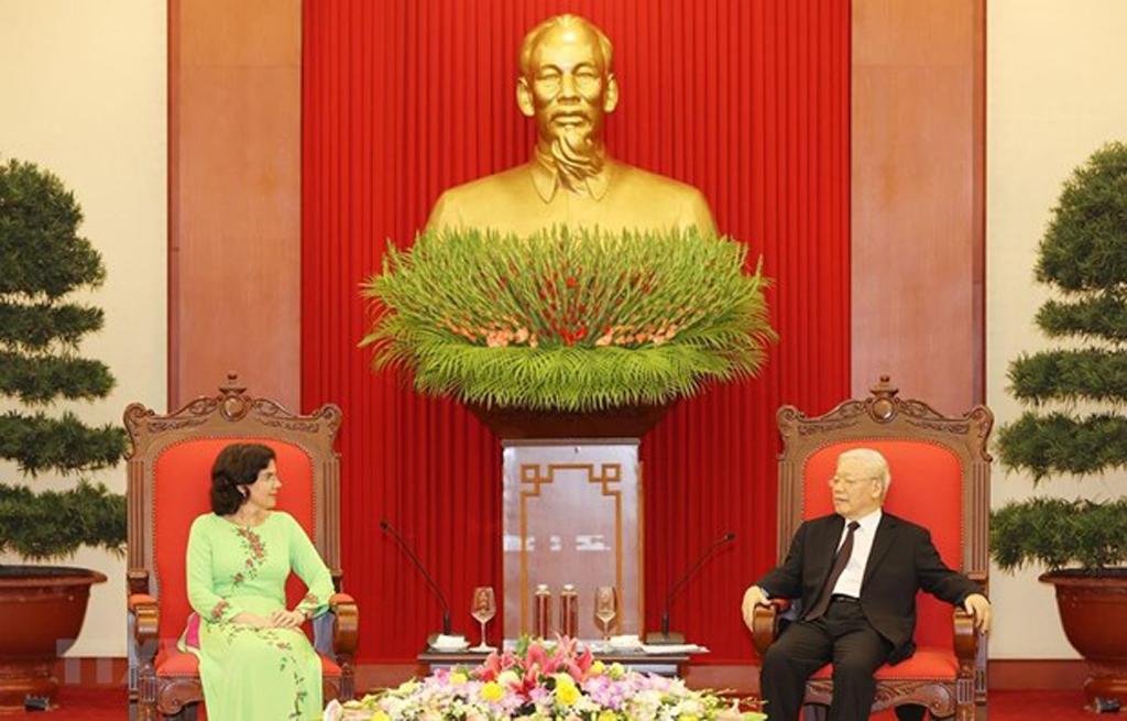 Top leader receives outgoing Cuban Ambassador