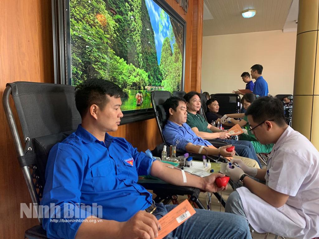 Ngày hội hiến máu tình nguyện "Giọt hồng VICEM lần thứ 10 năm 2020"