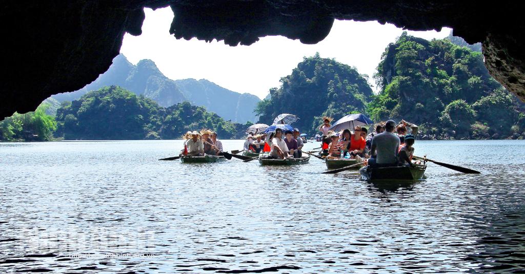 Gìn giữ, phát huy giá trị nổi bật toàn cầu di sản Tràng An