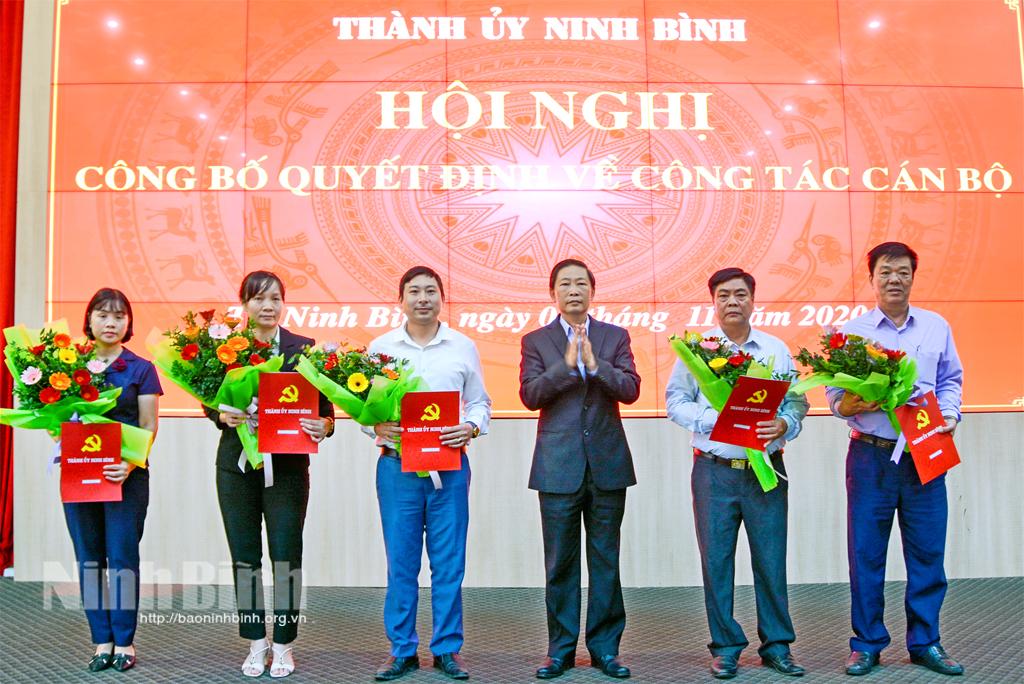 Bước chuyển trong công tác đánh giá cán bộ