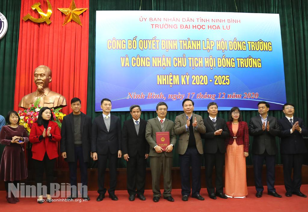 Công bố quyết định thành lập Hội đồng Trường Đại học Hoa Lư nhiệm kỳ 2020-2025.
