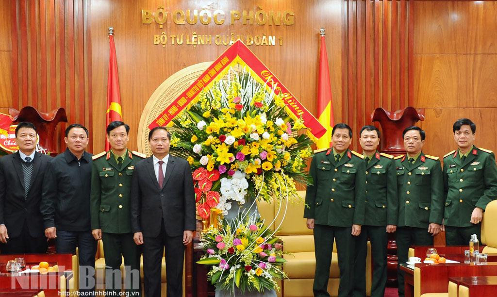 Các đồng chí lãnh đạo tỉnh thăm, chúc mừng nhân kỷ niệm 76 năm Ngày thành lập QĐND Việt Nam