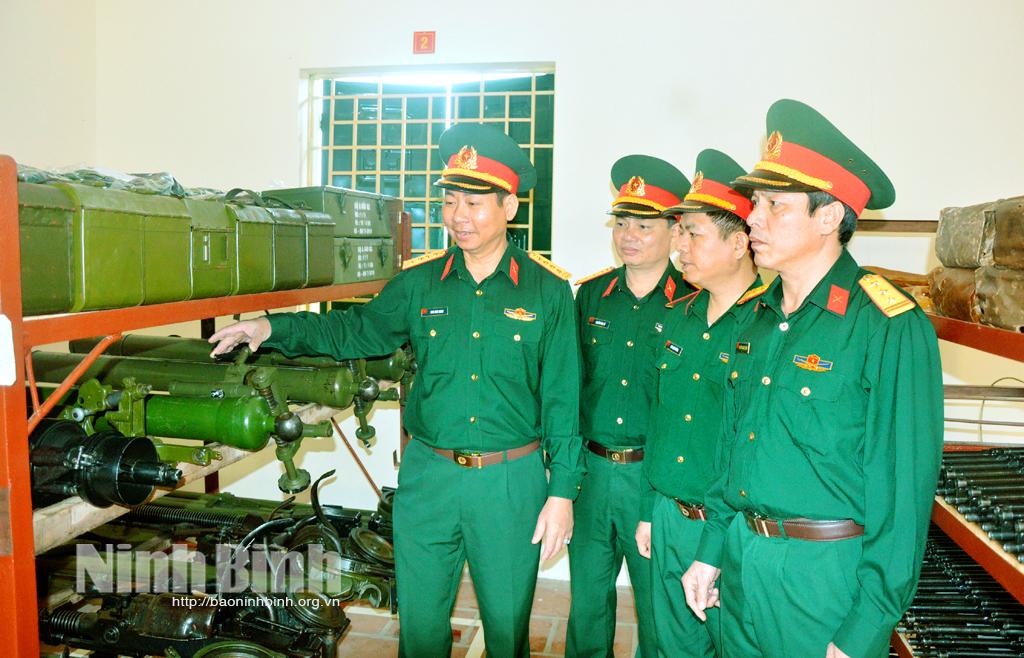 Phát huy truyền thống Quân đội nhân dân Việt Nam anh hùng, xây dựng nền quốc phòng toàn dân vững mạnh