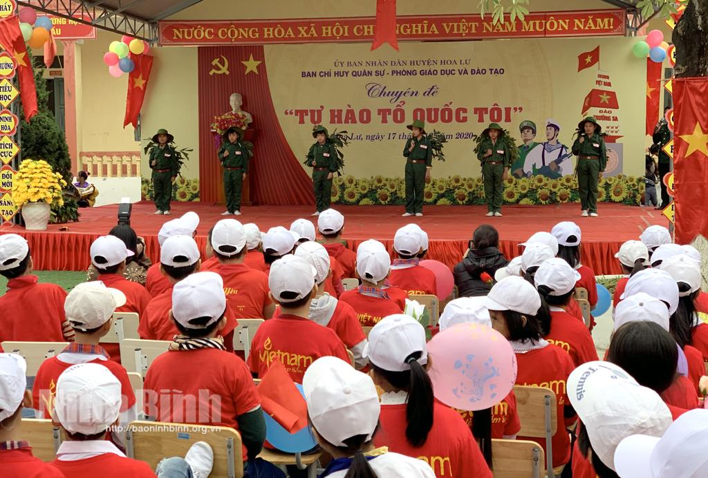 Hoa Lư, sôi nổi hoạt động giáo dục truyền thống cho học sinh