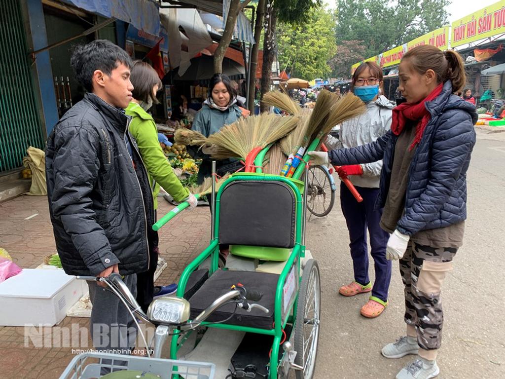 Người khuyết tật chật vật mưu sinh