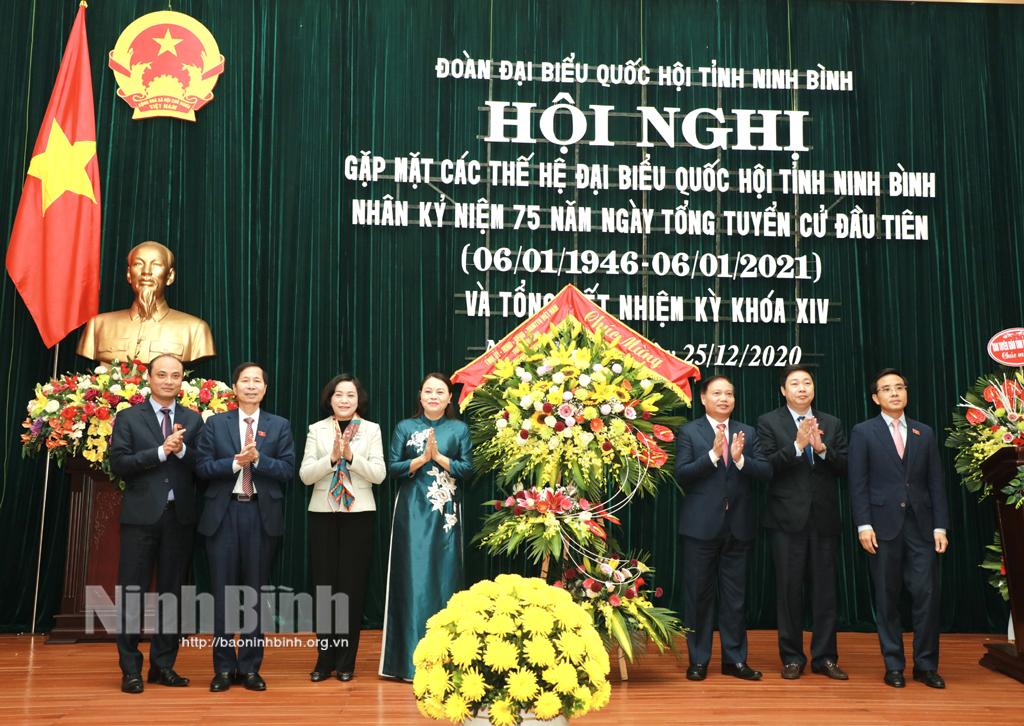 Gặp mặt các thế hệ ĐBQH tỉnh Ninh Bình và tổng kết nhiệm kỳ hoạt động của Đoàn ĐBQH tỉnh khóa XIV