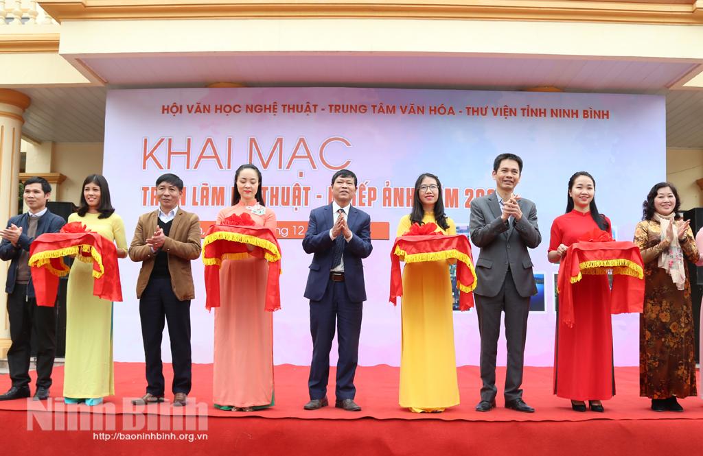 Khai mạc Triển lãm mỹ thuật và nhiếp ảnh năm 2020