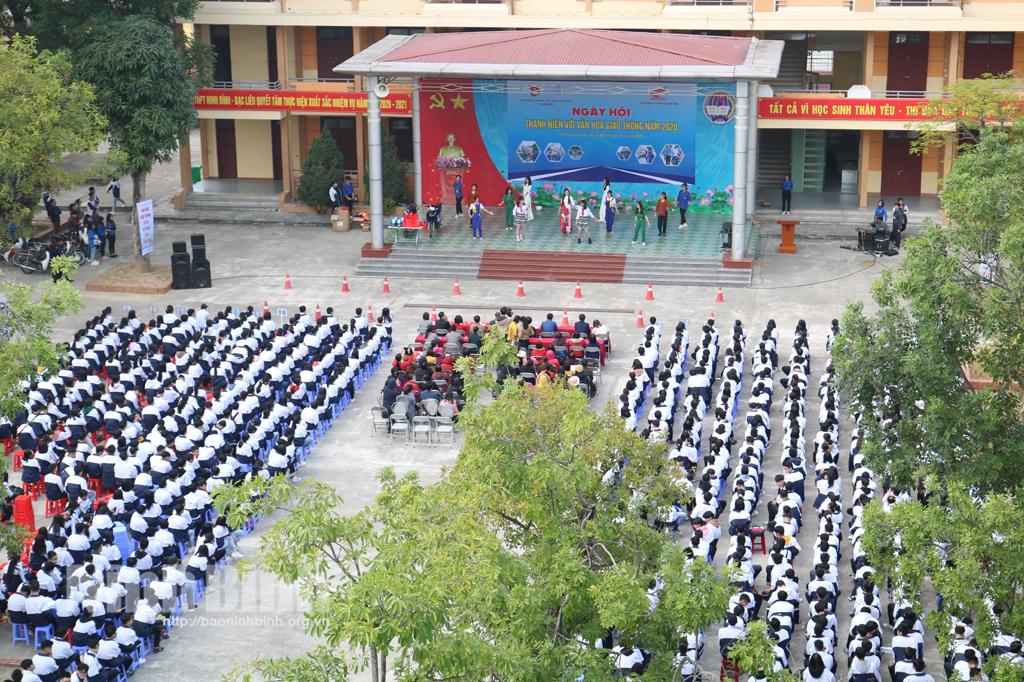 Ngày hội "Thanh niên Ninh Bình với văn hóa giao thông"