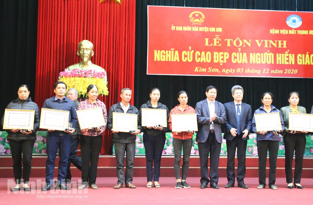 Tôn vinh nghĩa cử cao đẹp của người hiến giác mạc