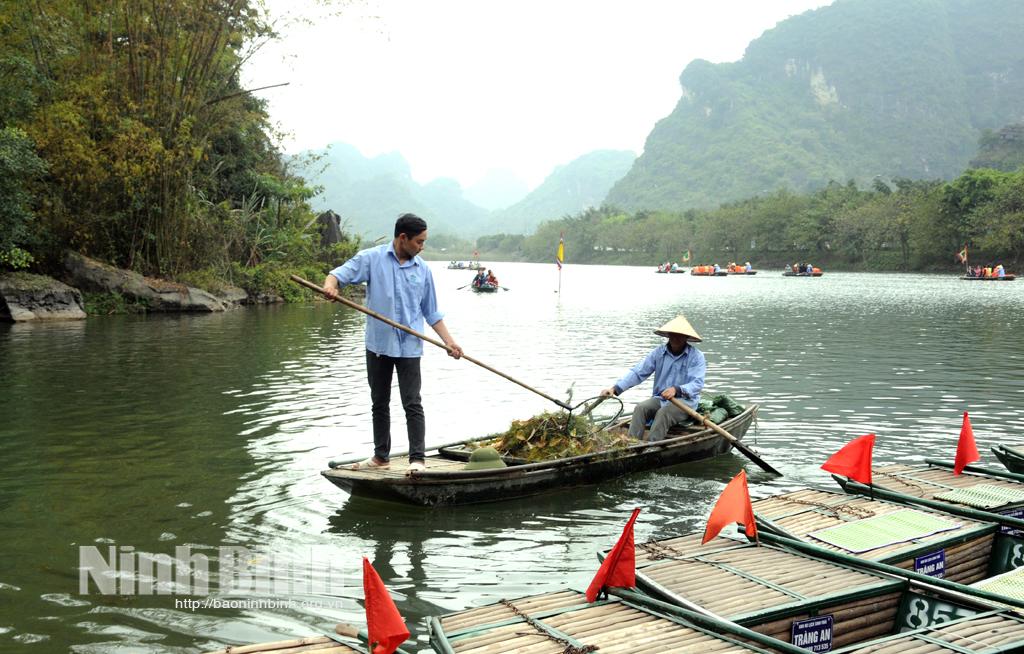 Bảo vệ môi trường gắn với phát triển du lịch tại Quần thể danh thắng Tràng An
