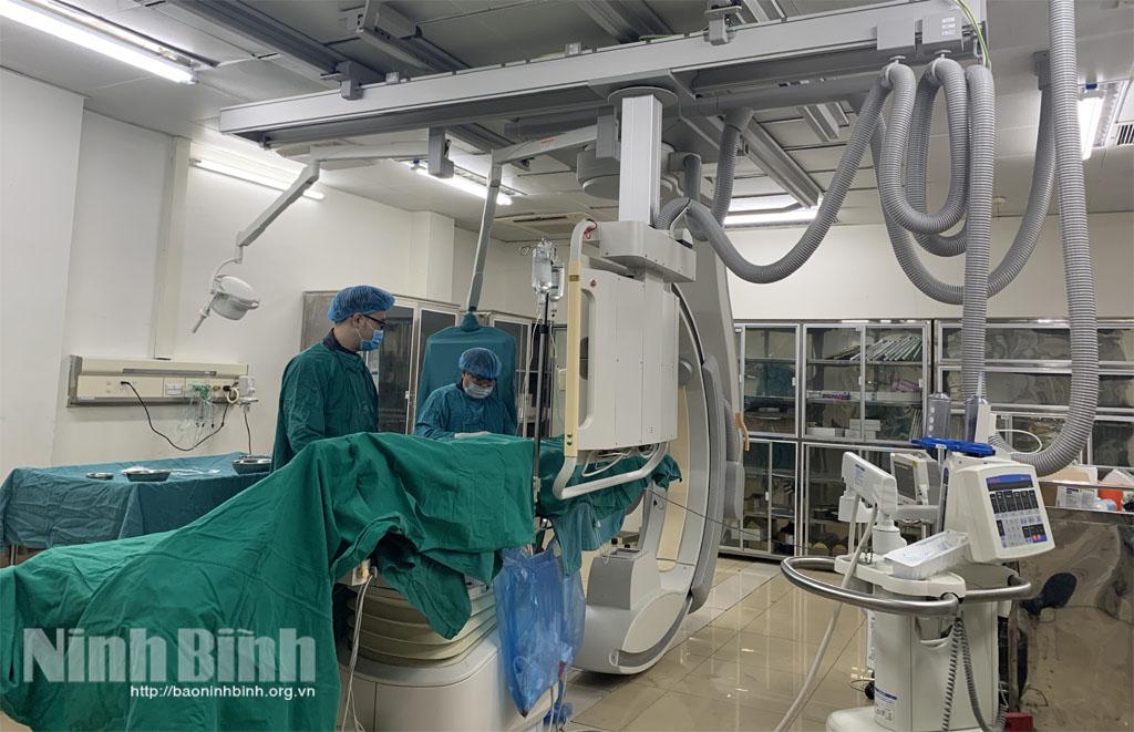 Bác sĩ trẻ nỗ lực xây dựng niềm tin cho bệnh nhân tim mạch