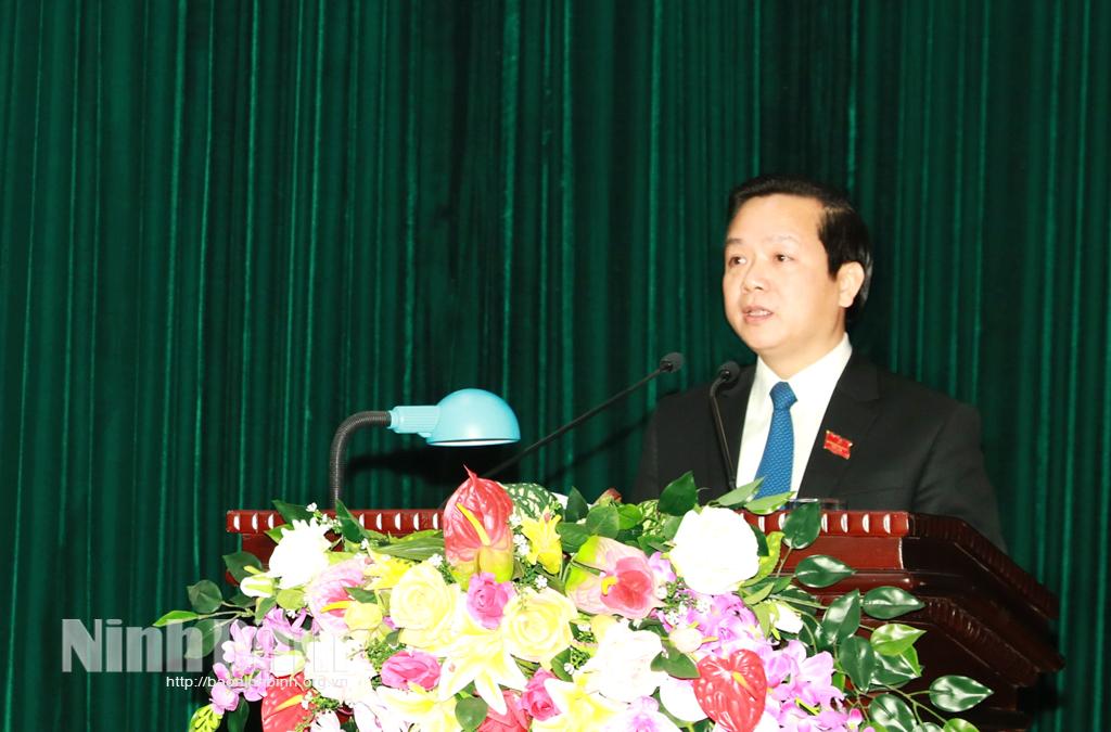 Tiếp tục phát huy thành quả của các thế hệ đi trước, nỗ lực học tập, rèn luyện và làm việc với khả năng cao nhất để hoàn thành tốt nhiệm vụ được giao (*)