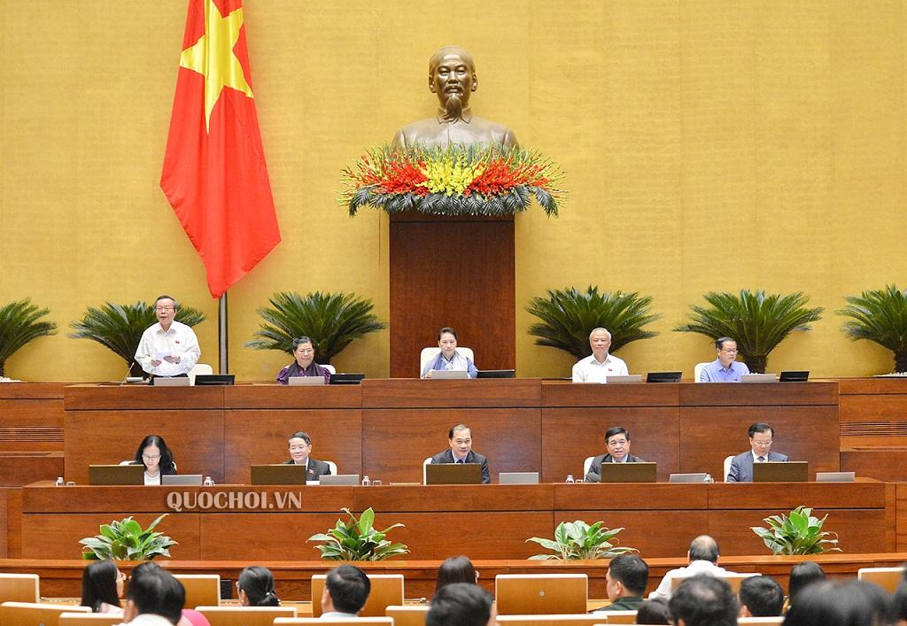 Kỳ họp thứ chín, Quốc hội khóa XIV: Tiến hành công tác nhân sự và thảo luận về tình hình kinh tế- xã hội